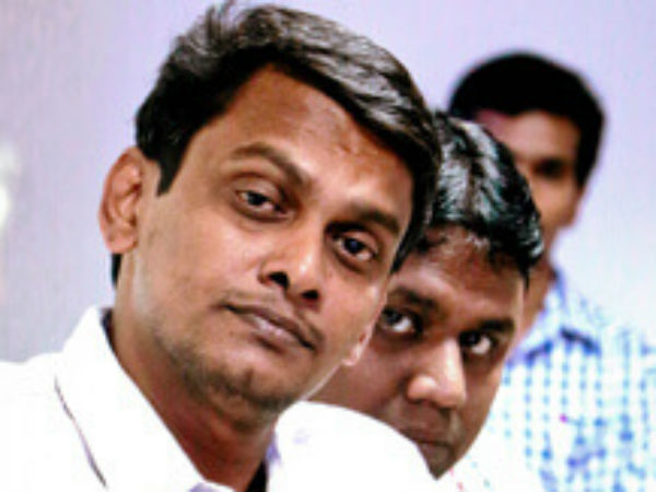பல அதிகாரிகளை உருவாக்கியவர்