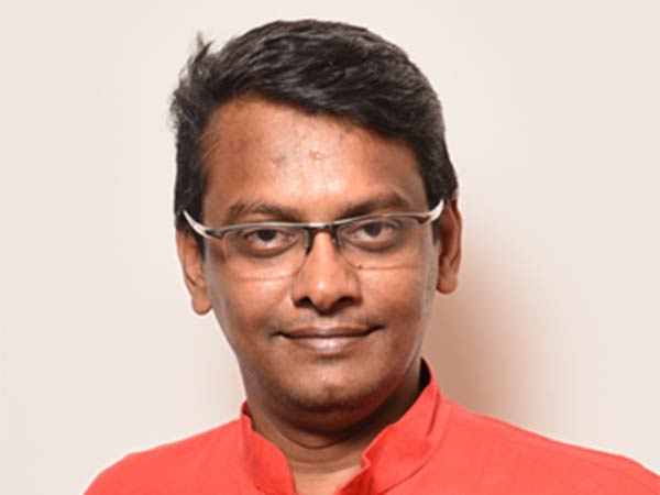 எங்கு பிறந்தார்