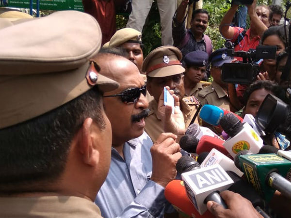 Vaiko slams Governor and Police for arresting Nakkeeran Gopal Vaiko slams Governor and Police for arresting Nakkeeran Gopal