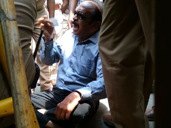வைகோ கைது செய்யப்பட்டார்
