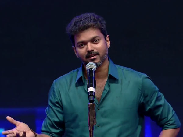 எம்ஜிஆராக நினைக்கிறார்