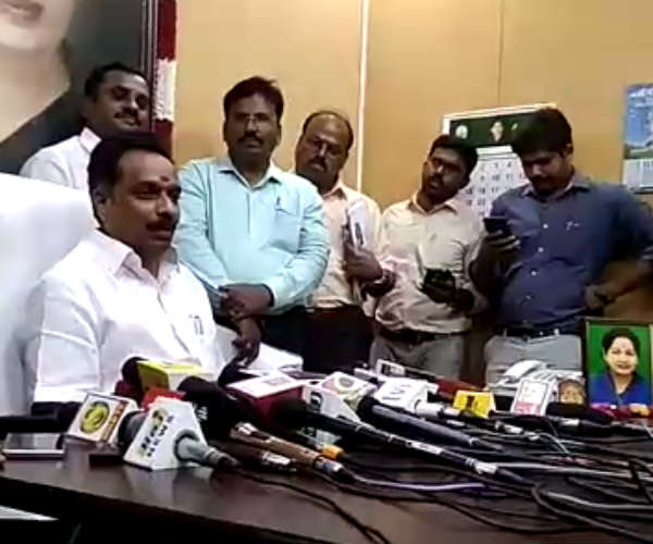 TN transport minister announces Special Bus schedule for Deepavali TN transport minister announces Special Bus schedule for Deepavali