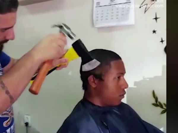 What a different style and method of hair dresser What a different style and method of hair dresser