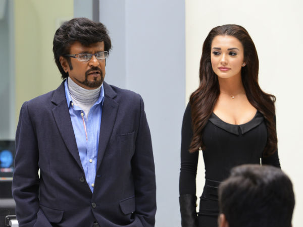கட் அவுட் பறக்குது