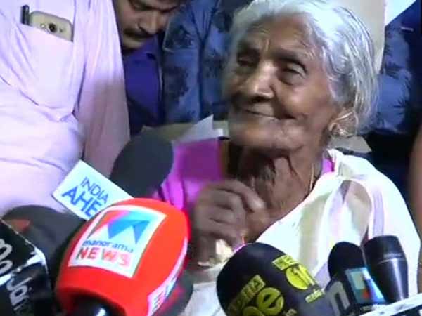 96 வயதில் 98 மார்க் எடுத்த சேச்சி... குவியும் பாராட்டுகள்! 