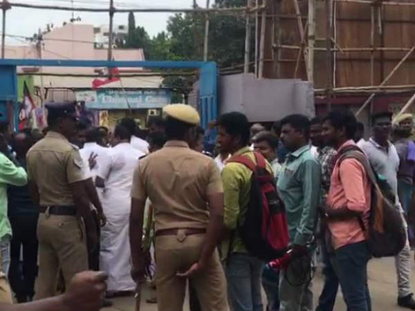 காட்சிகள் ரத்து