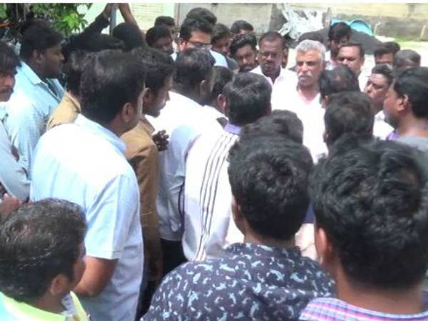 சலீமுடன் வாக்குவாதம்