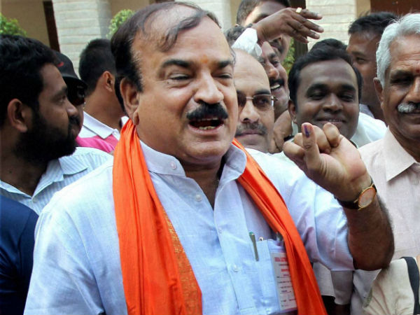 நெருக்குதல் - லாபி