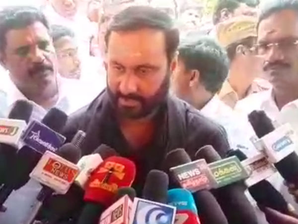 சாமியே, சரணம் ஐயப்பா...அன்புமணி ராமதாஸ் சபரிமலை பயணம் 