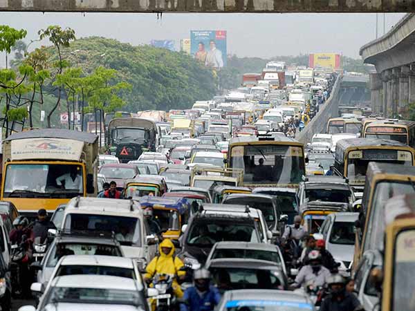 Chennai facing hectic raffic at outskirts Chennai facing hectic raffic at outskirts