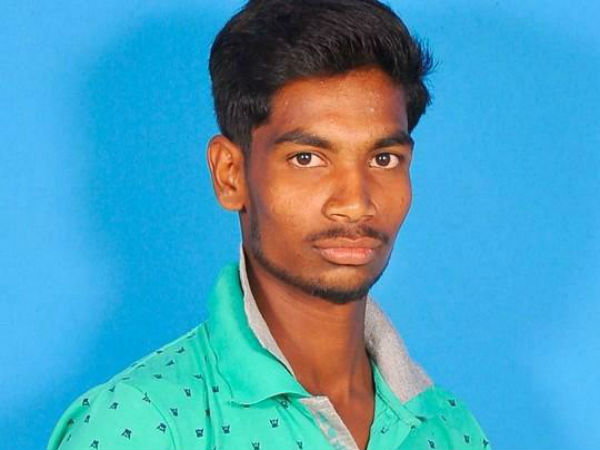 பிளாடால் கிழித்தார்