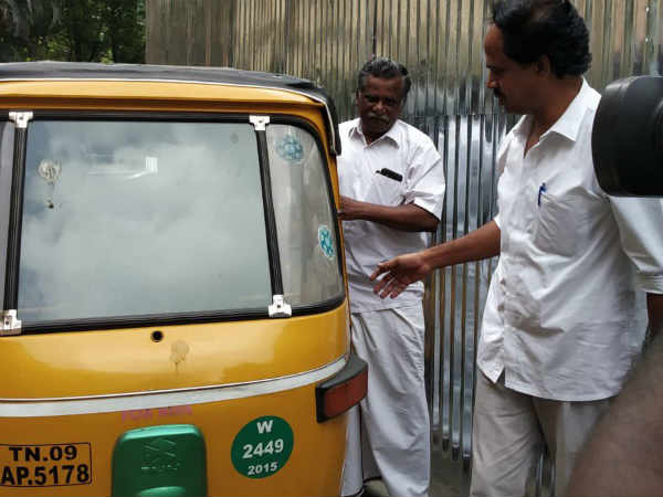 CPI Mutharasan went to DMK meeting in Auto - Photo becomes viral CPI Mutharasan went to DMK meeting in Auto - Photo becomes viral
