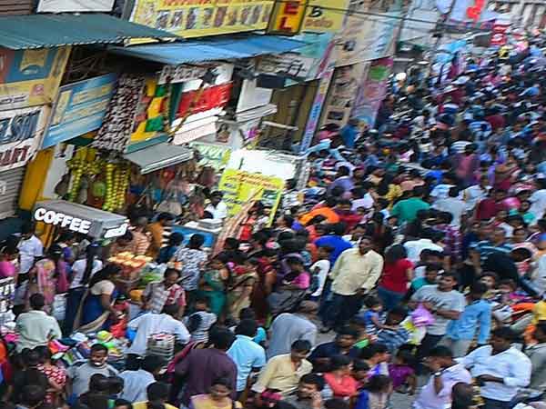 சிறுவியாபாரிகள் கவலை