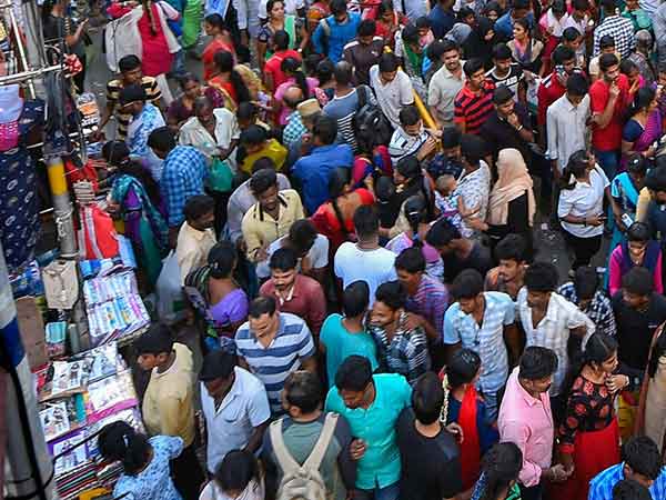 பொதுவிடுமுறையால் ரிலாக்ஸ் ஷாப்பிங்
