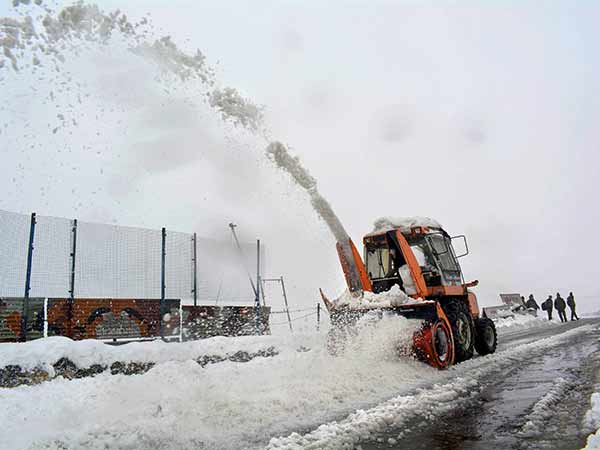 cold wave in Kashmir Valley and Ladakh region cold wave in Kashmir Valley and Ladakh region