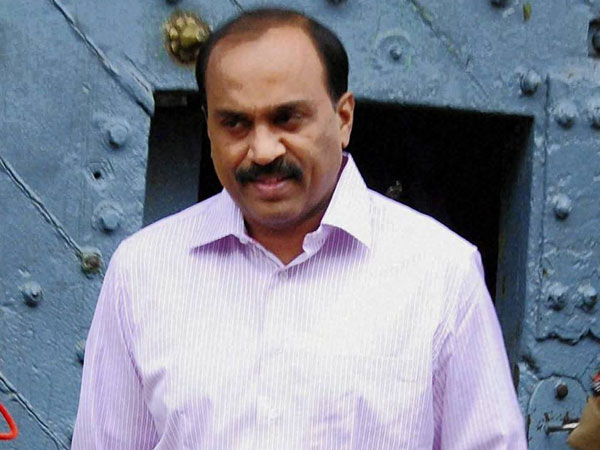 Bangalore Police formed special team to search absconding Ex minister JanardhanaReddy Bangalore Police formed special team to search absconding Ex minister JanardhanaReddy