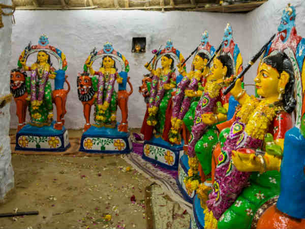 கண் திறந்த அம்மன்கள்