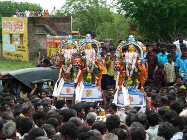 பவனி வந்த சப்பரங்கள்