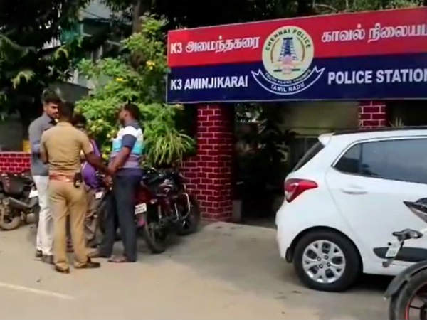திருடன் என சித்தரிப்பு