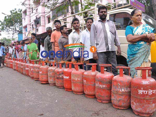 LPG Cylinder price slashed LPG Cylinder price slashed