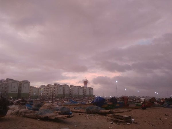 Police asks people to vacate Marina beach due to Cyclone Gaja Police asks people to vacate Marina beach due to Cyclone Gaja