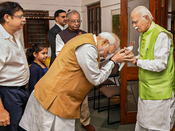 PM Modi visits LK Advani to wish him birthday PM Modi visits LK Advani to wish him birthday