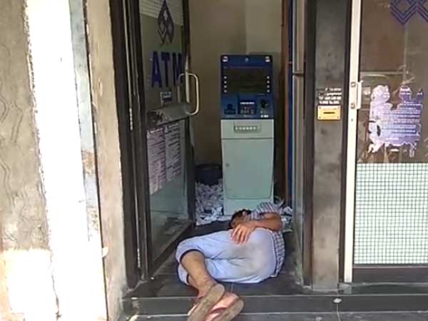 People stranded in Coimbatore as ATMs not working People stranded in Coimbatore as ATMs not working