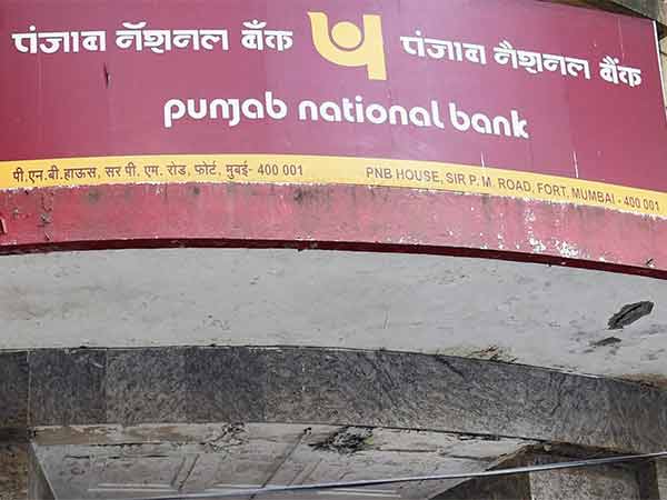 Jewelers Find Exports Tough as India Bank Fraud Squeezes Credit Jewelers Find Exports Tough as India Bank Fraud Squeezes Credit