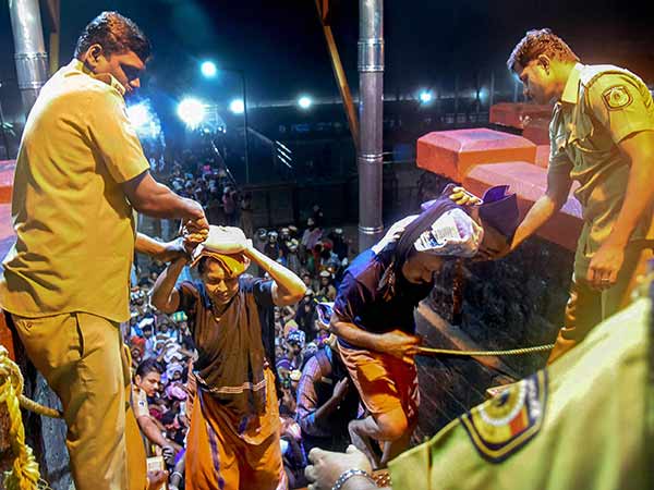 Nearly 2,300 personnel were in protection at sabarimala Nearly 2,300 personnel were in protection at sabarimala