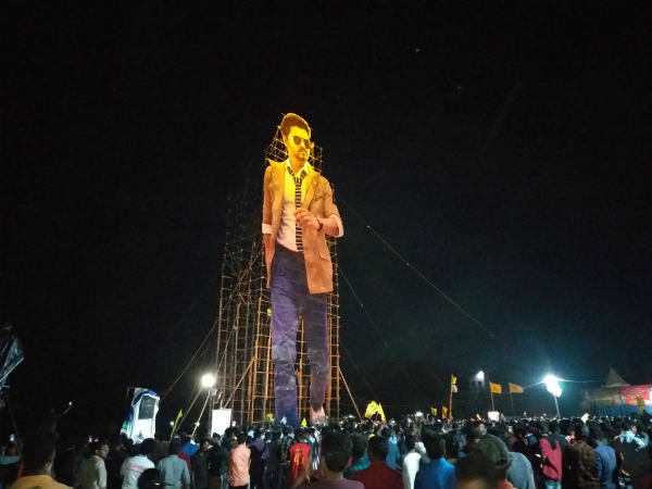 இந்தியாவின் மிகப்பெரிய கட் அவுட் இதுதான்.. அசத்திய கேரள விஜய் பேன்ஸ்.. சர்கார் பீவரில் மல்லுஸ்! 