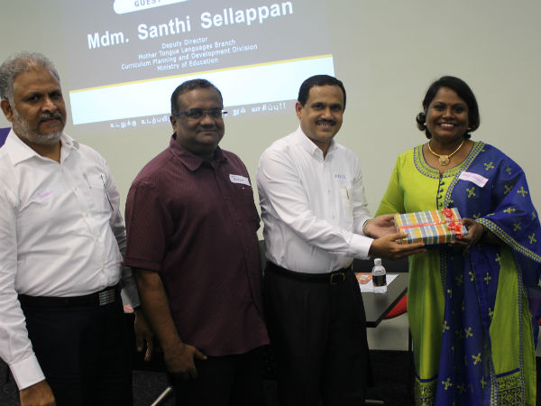 Tamils attend Vaasikalam Vaanga programme in Singapore Tamils attend Vaasikalam Vaanga programme in Singapore