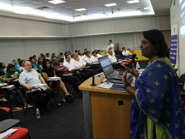 Tamils attend Vaasikalam Vaanga programme in Singapore Tamils attend Vaasikalam Vaanga programme in Singapore