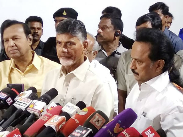 ஆதரவு அளிக்கிறேன்