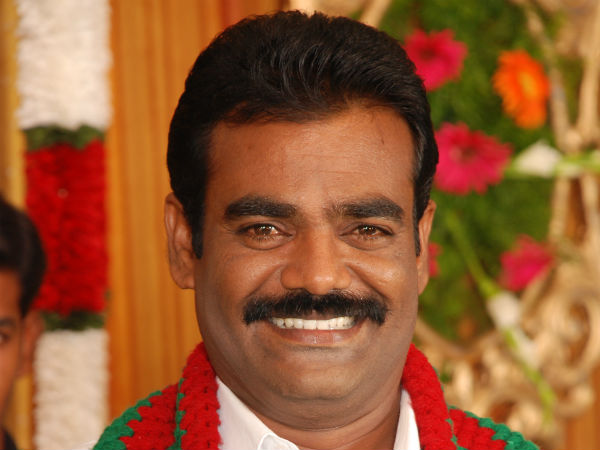 கைது செய்ய வேண்டும்