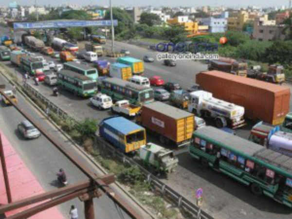 நிறைந்து வழியும் ஜிஎஸ்டி சாலை