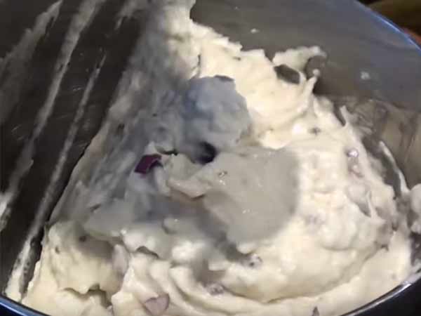 பொங்கி வரும் மாவு