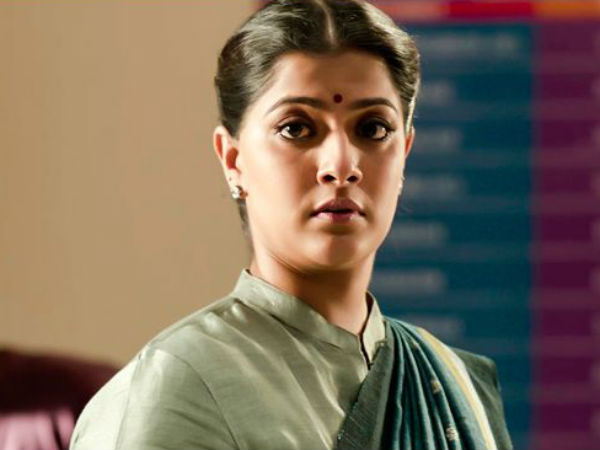 வில்லி கதாபாத்திரத்தின் பெயர் கோமளவள்ளி