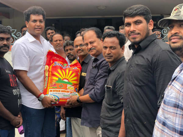 professor suba.veerepandians peravai provides relief materials professor suba.veerepandians peravai provides relief materials