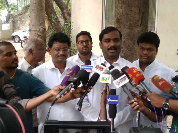 போதிய மருத்துவர் இல்லை