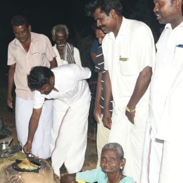 தோசை சுட்ட அமைச்சர்