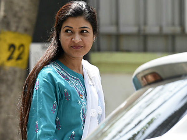 alka lamba aap mla asked to resign in row over rajiv gandhi resolution alka lamba aap mla asked to resign in row over rajiv gandhi resolution