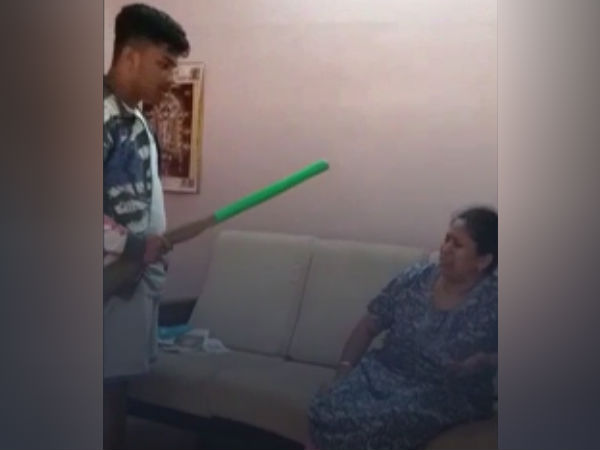 17 years old boy beats his mom with broom in Bangalore 17 years old boy beats his mom with broom in Bangalore