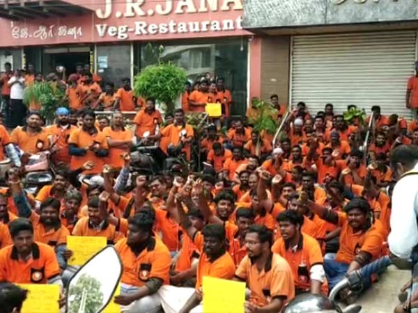 Chennai Swiggy delivery staffs involve in strike for 3rd day Chennai Swiggy delivery staffs involve in strike for 3rd day