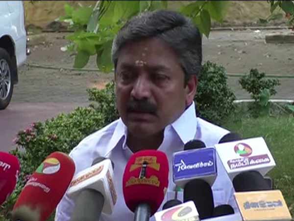 எதிர்மனுதாரர்கள்