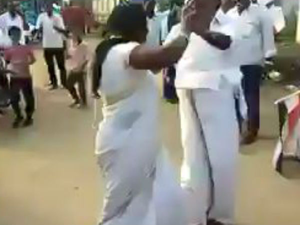 கரை வேட்டி - சேலை