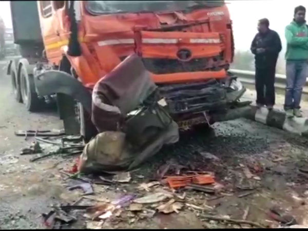 7 dead in highway accident as 50 vehicles pile-up due to fog on hariyana 7 dead in highway accident as 50 vehicles pile-up due to fog on hariyana