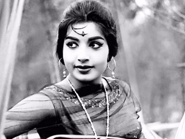 கட்டிப்பிடித்து அழுதார்