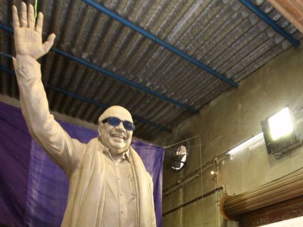 DMK invited Rajnikanth and Kamal Hassan for Karunanidhi statue unveiling DMK invited Rajnikanth and Kamal Hassan for Karunanidhi statue unveiling