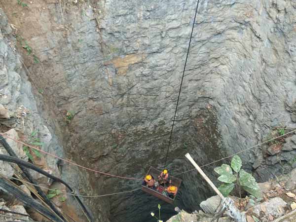 எதுவும் இல்லை