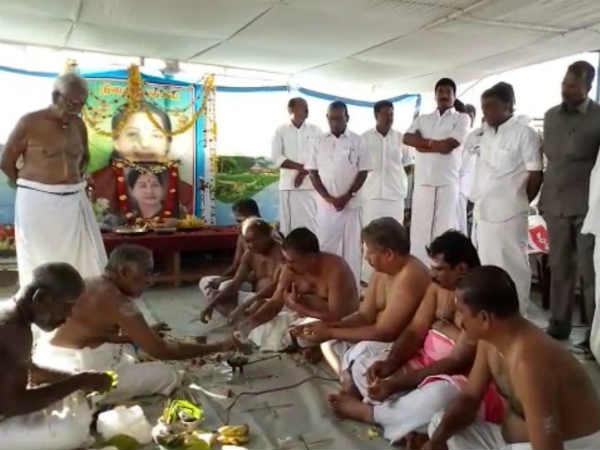 Minister O.S.Manian gives ceremony to Jayalalitha in Vedaranyam Minister O.S.Manian gives ceremony to Jayalalitha in Vedaranyam